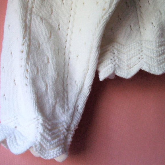 Neck Short Shirt White Knitted, Trim On Sleeves And Neck. objects d 'art Brand - Picture 11 of 16